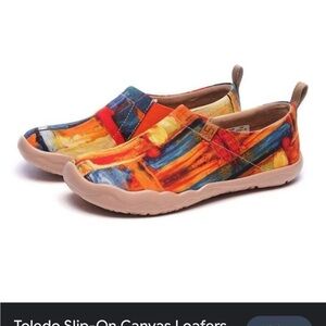 UNITravel Toledo Slip-On Canvas Loafers woman’s size 8 - like new condition
